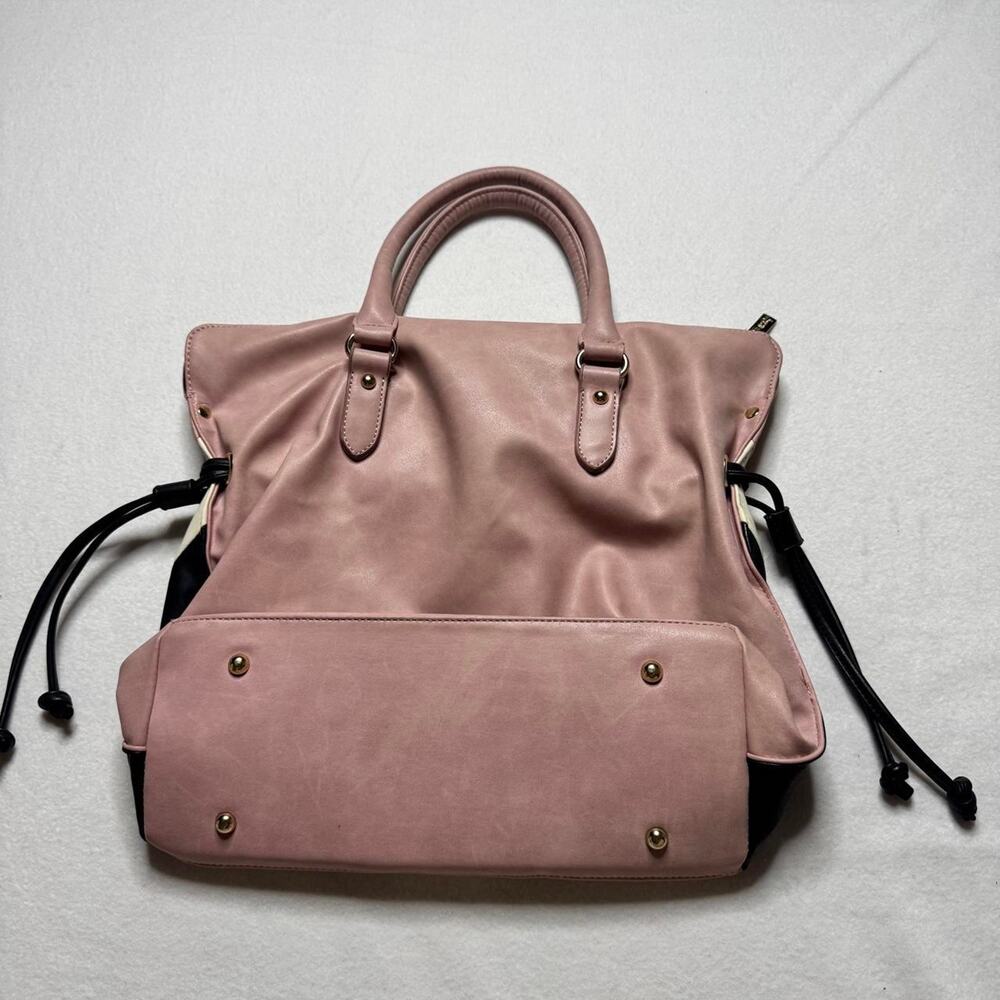 Pink Haley - Picture 4 of 8